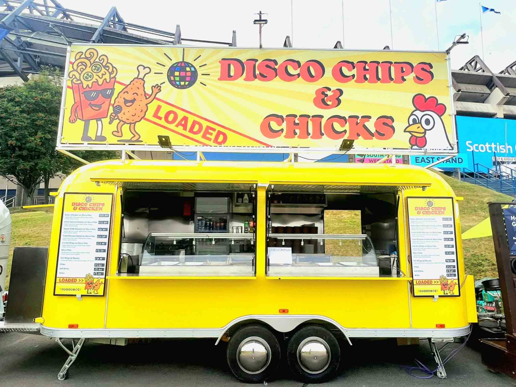 Qingfeng Food Trailer Debut Stuns! Customer Captures the Joy of High-Design Mobile Kitchen Deliver